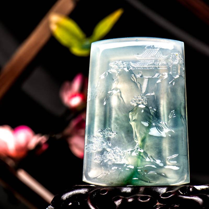 缅甸翡翠A货冰种晴水略带飘翠 玉牌 居高临下 32.4克