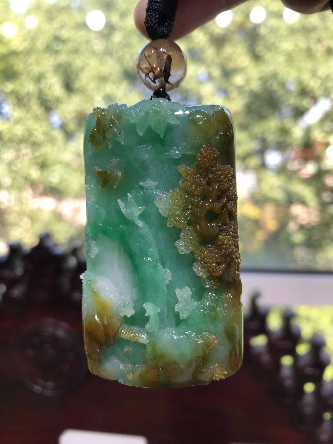 黄加绿翡翠玉牌