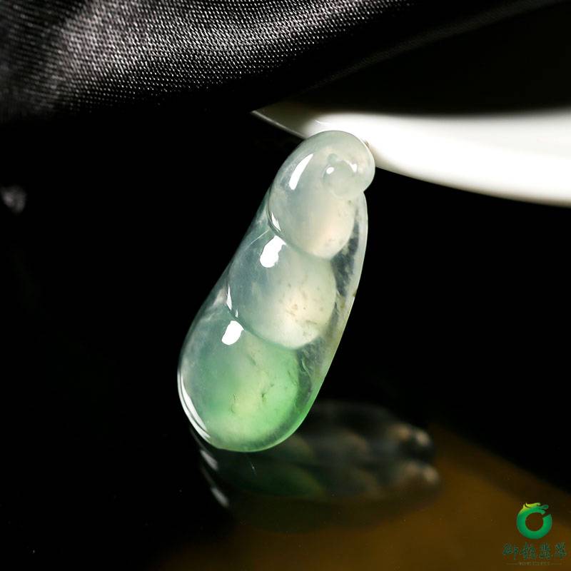 缅甸天然翡翠A货冰种 挂件 福豆 3.5克