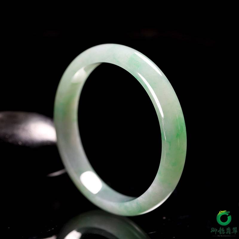 缅甸翡翠A货冰糯种飘绿 手镯41.5克 内径 57mm