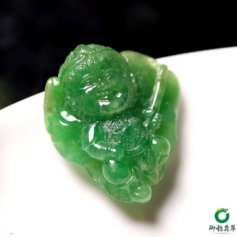 缅甸翡翠A货 冰种满绿 齐天大圣 6.8克