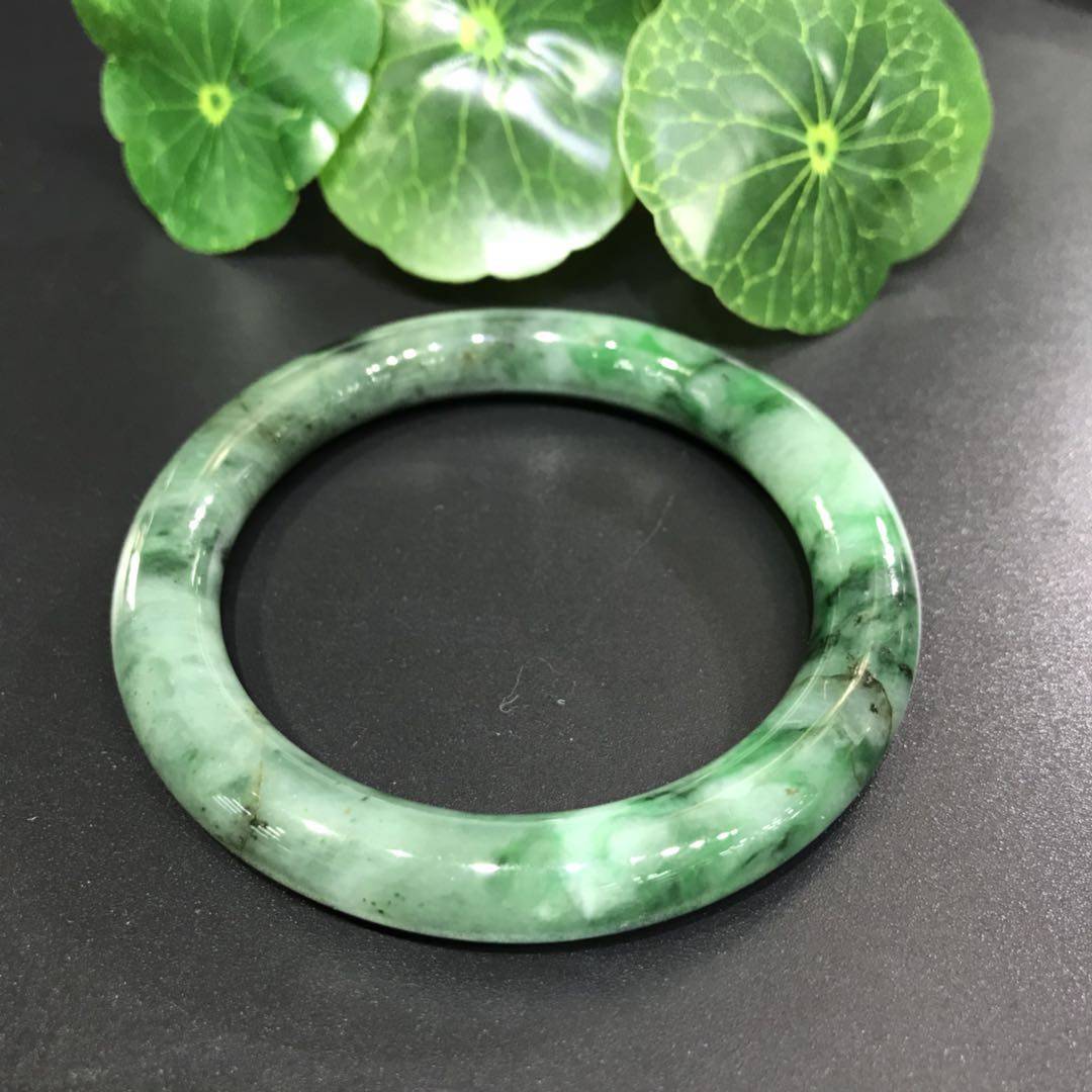 翡翠糯种飘绿 45.1克 手镯55mm
