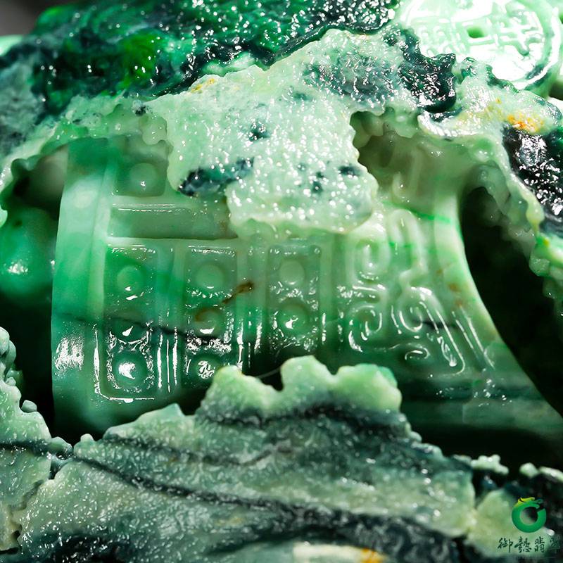 2020年陆子冈金奖 付雪飞工作室 重21400克缅甸天然A货翡翠摆件 锦灰堆 图片8