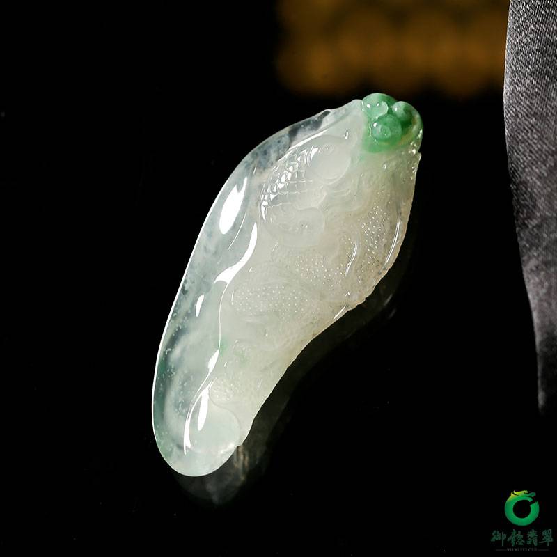 缅甸翡翠A货冰种飘绿 挂件 连年有余 16.5克