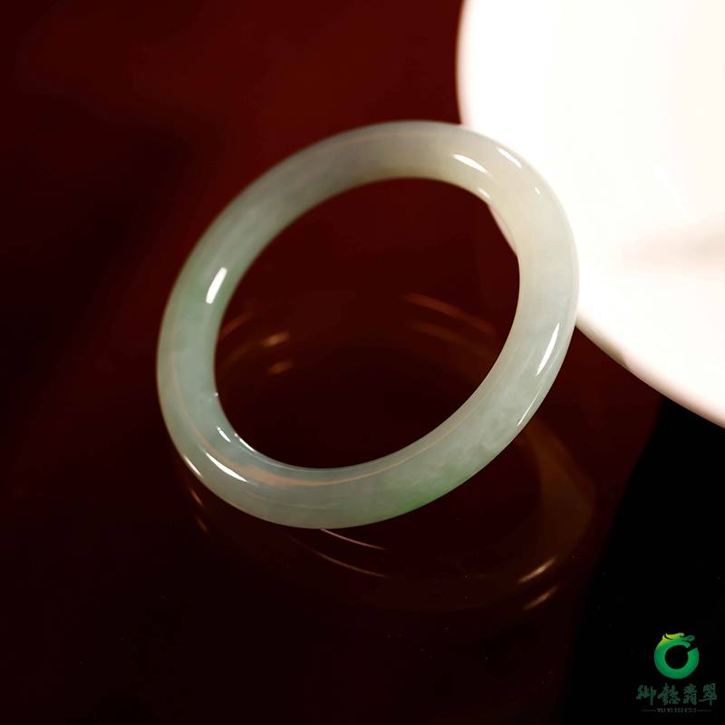 缅甸天然A货翡翠糯冰种飘绿 圆条手镯 57mm 53.5克