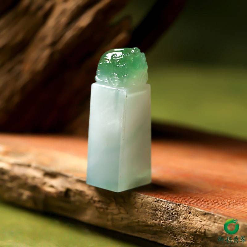 缅甸翡翠冰种飘蓝花吊坠 印章 20.3克 图片7