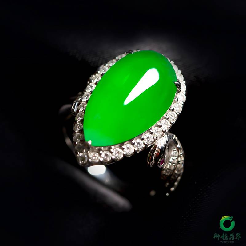 缅甸翡翠A货 18K金钻镶嵌 冰种满绿戒指 图片4