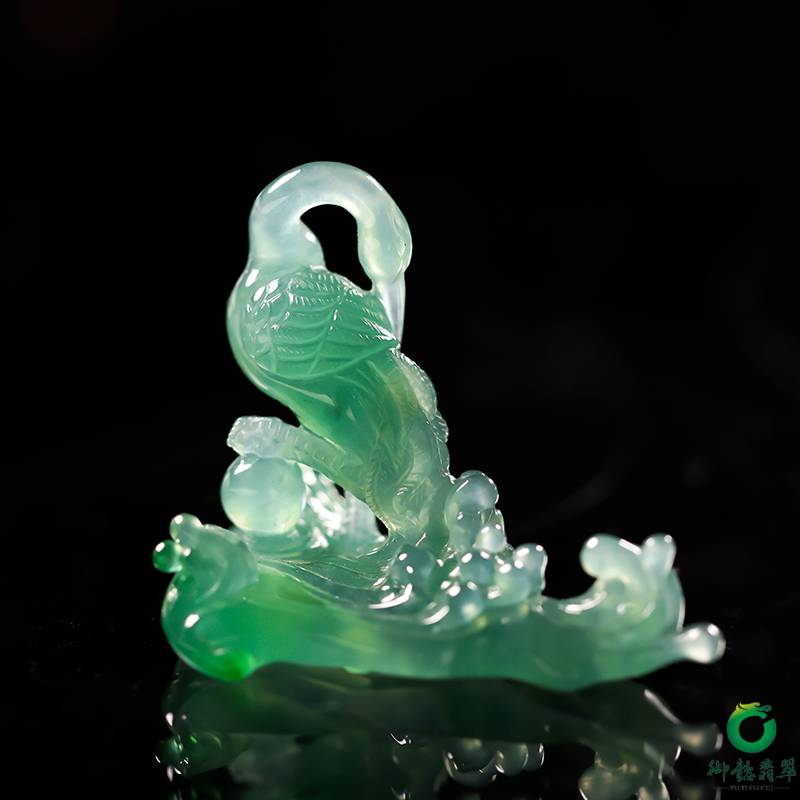 缅甸翡翠A货冰种飘绿挂件 仙鹤 5.6克 图片6