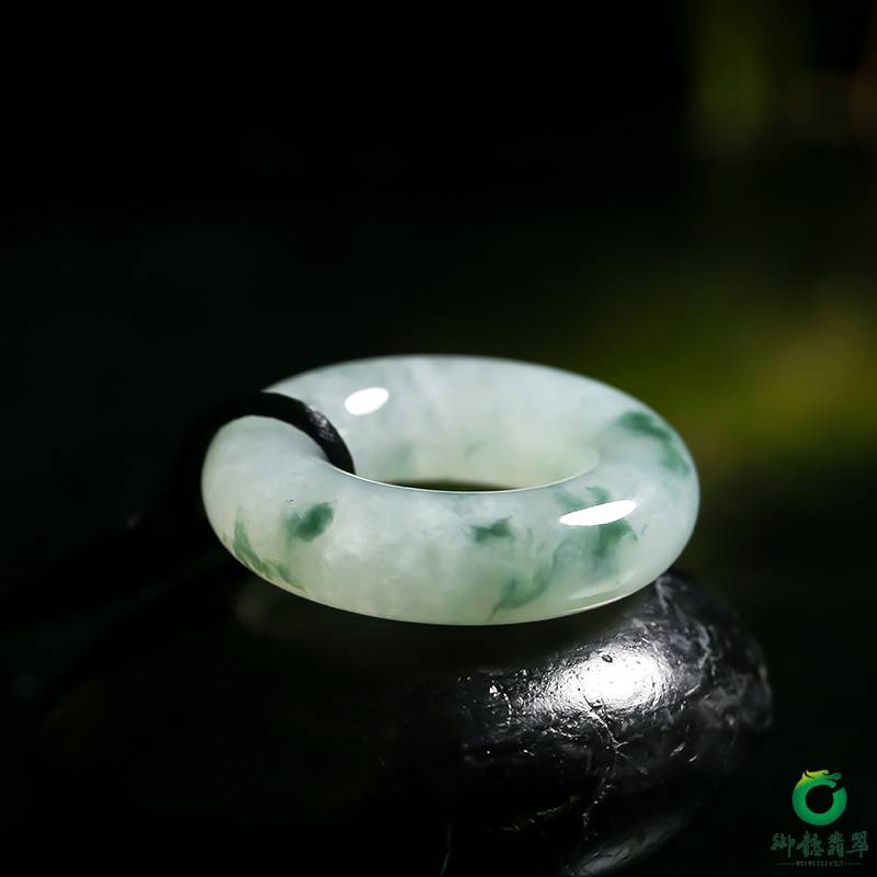 缅甸翡翠A货 冰种飘花玉环 33.8克 图片6