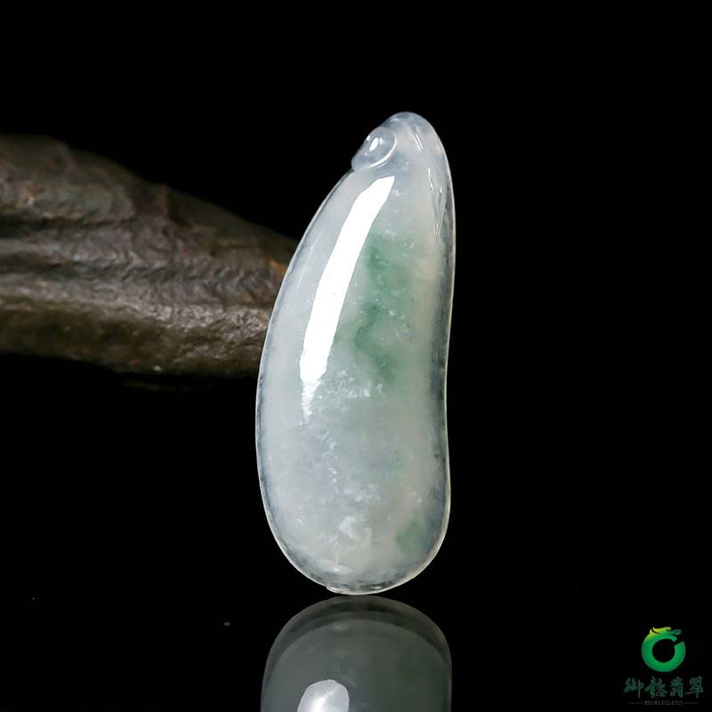 缅甸翡翠A货糯冰种飘花挂件 招财福瓜 10克 图片6