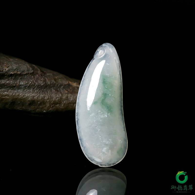 缅甸翡翠A货糯冰种飘花挂件 招财福瓜 10克 图片4