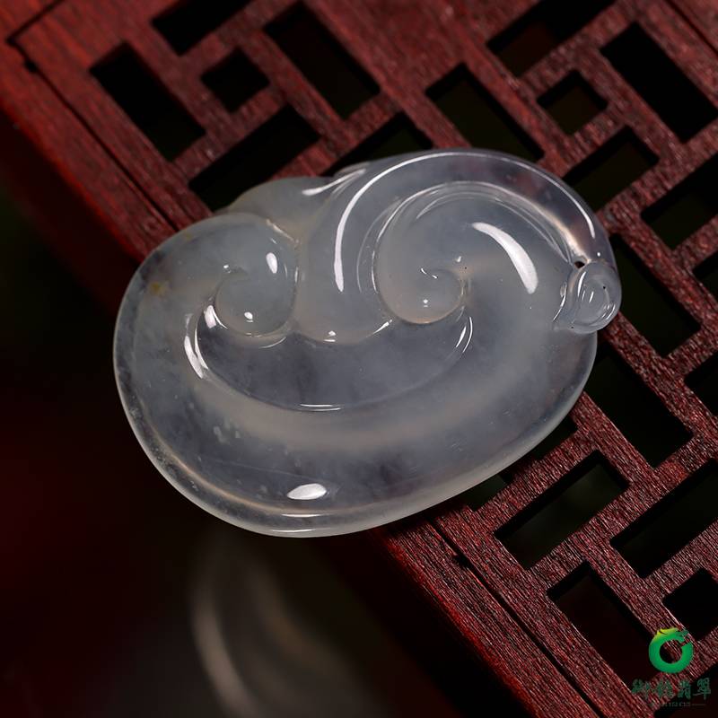 缅甸翡翠A货糯冰种挂件 吉祥如意 9.1克 图片3