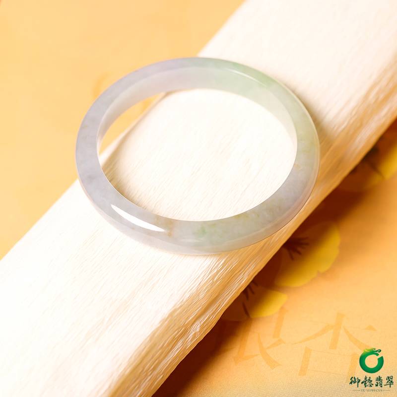 缅甸天然A货翡翠糯冰种春带彩手镯 内径57.5mm 40.3克 图片3