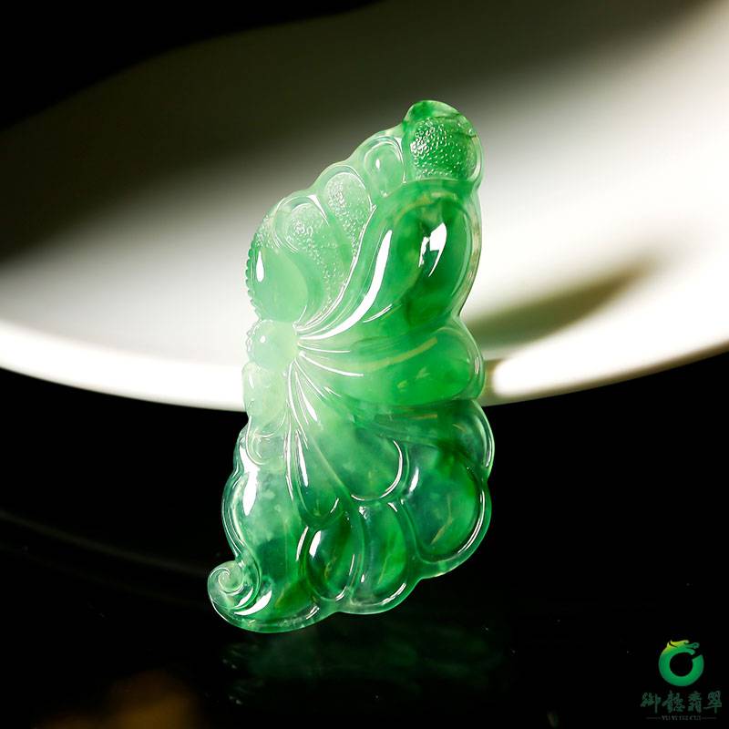 缅甸翡翠A货冰种飘绿挂坠 彩蝶飞飞 5.8克 图片5