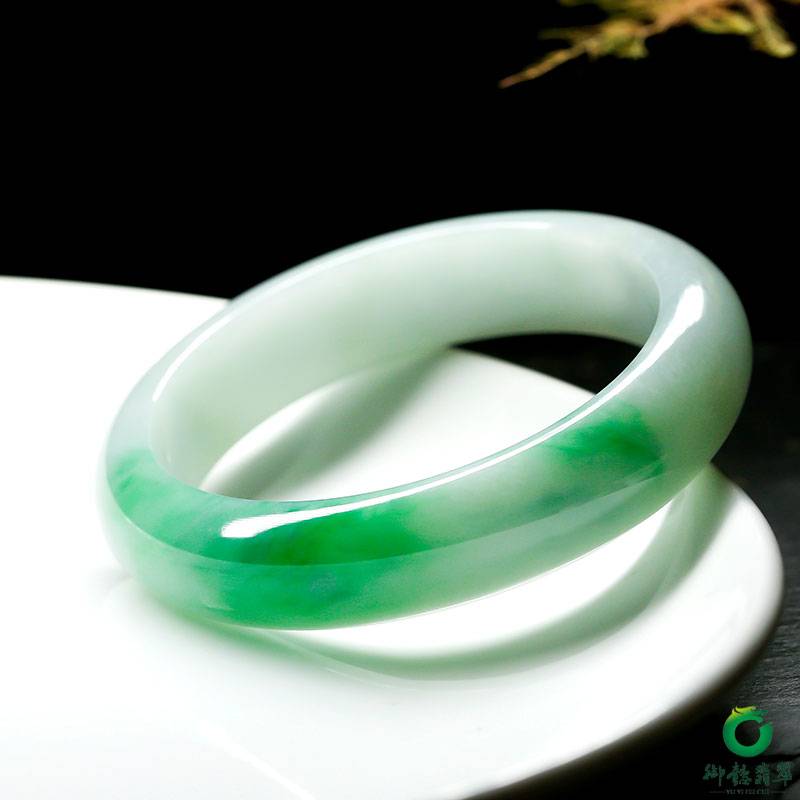 缅甸翡翠A货糯冰种飘翠 手镯 内径56.5mm 66.5克
