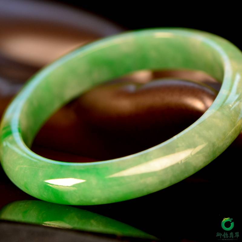缅甸翡翠A货 糯种满绿 贵妃手镯 30.5克 56mm 图片3