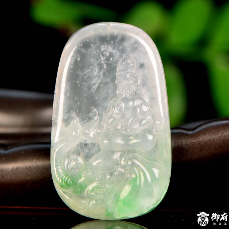 缅甸天然A货翡翠冰玻种飘绿挂件 普贤菩萨 22.4克 图片3